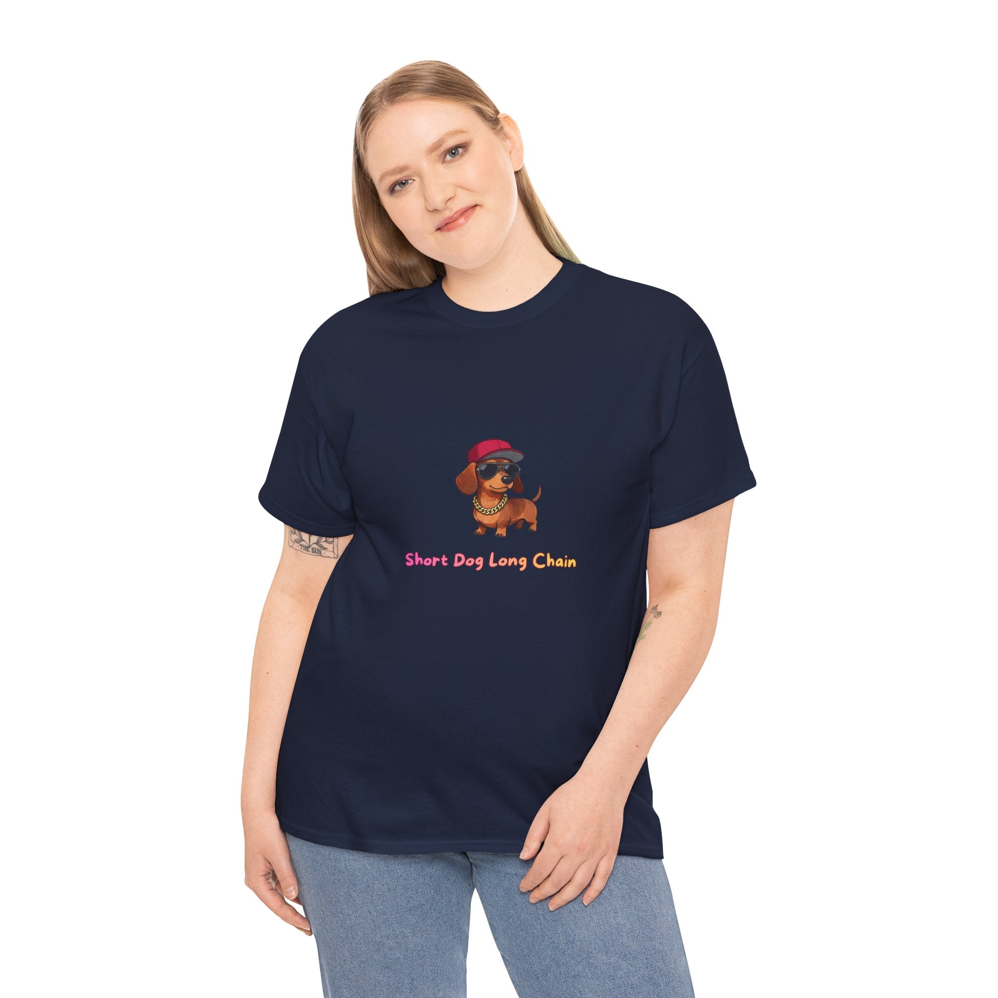Short Dog Long Chain T-Shirt – Funny Dachshund Bling Gold Chain Hip Hop | Wiener Dog Sausage Dog Graphic Tee